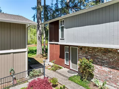 7401 Fairview Rd SW #4, Olympia, WA 98512