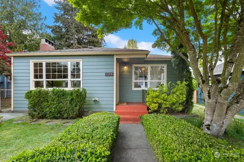734 N 100th St, Seattle, WA 98133