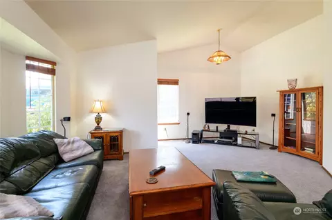 130 E Mcgill Ave, Everett, WA 98208 photo 4