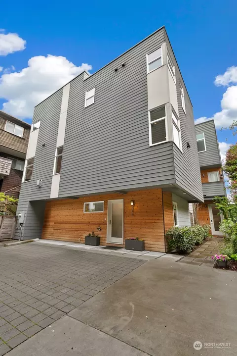 406 N 48th St, Seattle, WA 98103