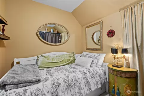 Bedroom - 1725 164th St SE, Mill Creek, WA 98012 photo 4 of 5