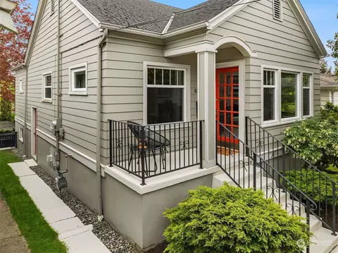 8228 15th Ave NE, Seattle, WA 98115