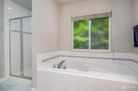 Bath - 19301 3rd Ave W, Bothell, WA 98012 photo 3 of 4