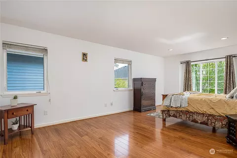 Living - 19301 3rd Ave W, Bothell, WA 98012 photo 4 of 4