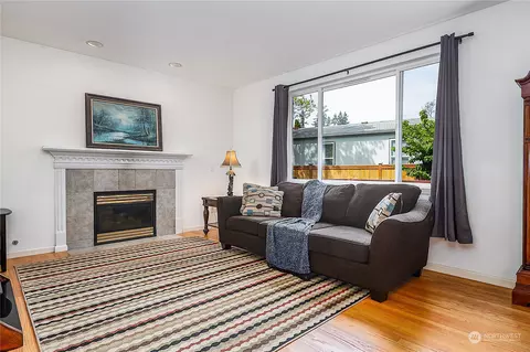 Living - 19301 3rd Ave W, Bothell, WA 98012 photo 3 of 4