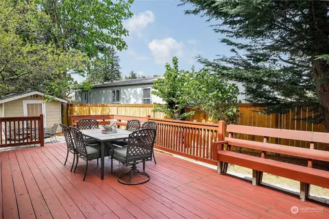 Exterior - 19301 3rd Ave W, Bothell, WA 98012 photo 6 of 8
