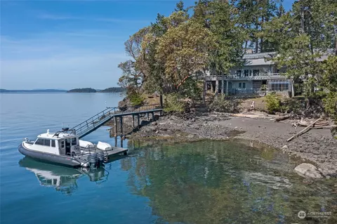 1077 Parks Bay Dr, Shaw Island, WA 98286