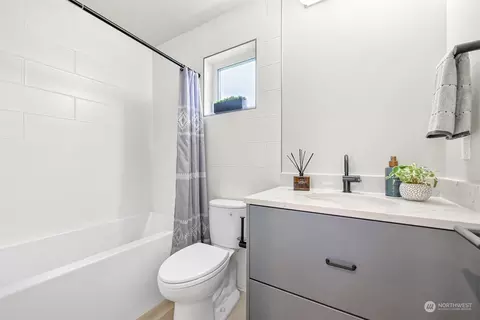 Bath - 729 N 89th St, Seattle, WA 98103 photo 3 of 3