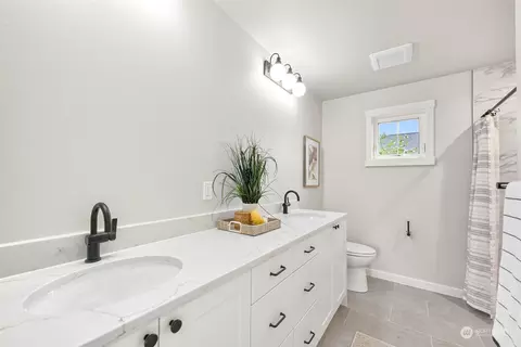 Bath - 729 N 89th St, Seattle, WA 98103 photo 2 of 3