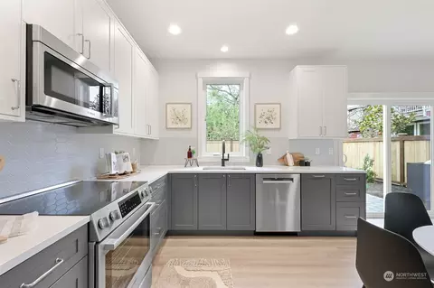 Kitchen - 729 N 89th St, Seattle, WA 98103 photo 3 of 5
