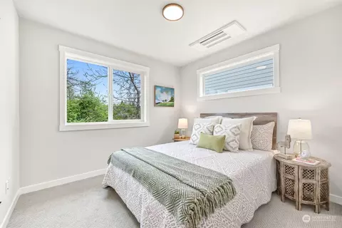 Bedroom - 729 N 89th St, Seattle, WA 98103 photo 2 of 2