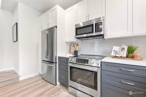 Kitchen - 729 N 89th St, Seattle, WA 98103 photo 5 of 5