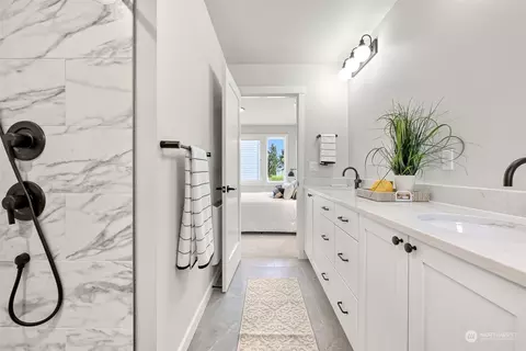 Bath - 729 N 89th St, Seattle, WA 98103 photo 1 of 3