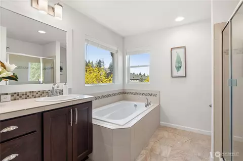 Bath - 3611 198th St SE, Bothell, WA 98012 photo 3 of 4
