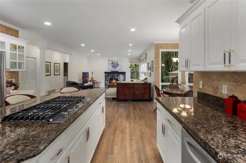 Kitchen - 4703 177th Pl SE, Bothell, WA 98012 photo 5 of 5