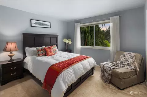 Bedroom - 4703 177th Pl SE, Bothell, WA 98012 photo 4 of 5