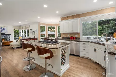 Kitchen - 4703 177th Pl SE, Bothell, WA 98012 photo 3 of 5