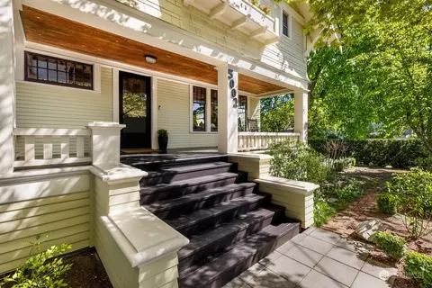 5002 20th Ave NE, Seattle, WA 98105
