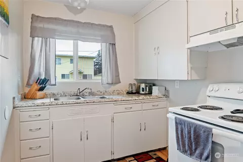 905 Cedar St, Kelso, WA 98626 photo 6