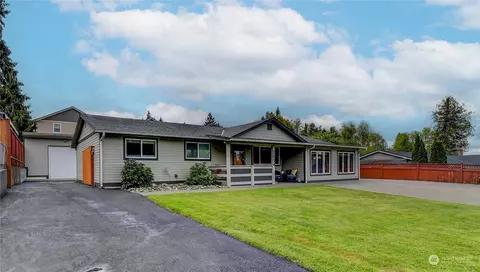 Exterior - 2814 Stafford Way, Bothell, WA 98012 photo 2 of 11