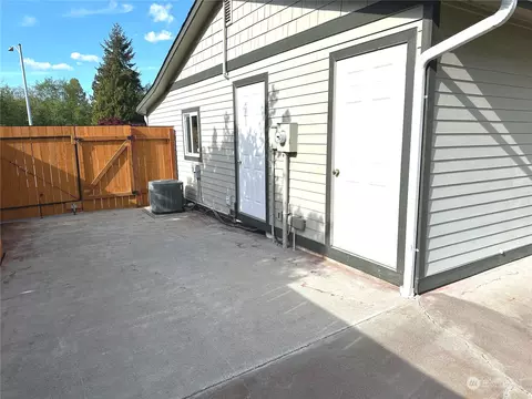 Exterior - 2814 Stafford Way, Bothell, WA 98012 photo 9 of 11
