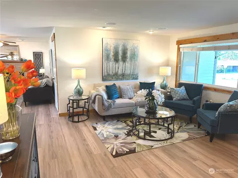 Living - 2814 Stafford Way, Bothell, WA 98012 photo 2 of 6
