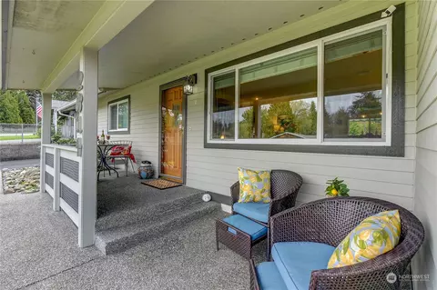 Exterior - 2814 Stafford Way, Bothell, WA 98012 photo 3 of 11