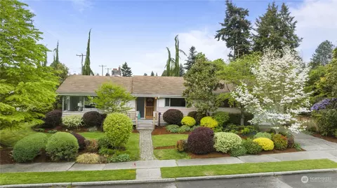 2604 NE 70th St, Seattle, WA 98115