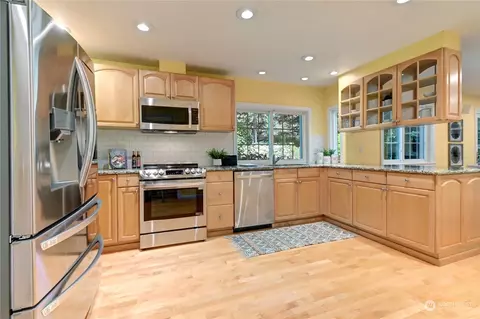 Kitchen - 2507 147th Pl SE, Mill Creek, WA 98012 photo 2 of 3