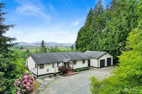 16317 Colony Rd, Bow, WA 98232
