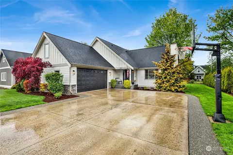 740 N Park St, Lynden, WA 98264