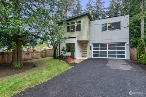 12013 8th Ave NE, Seattle, WA 98125