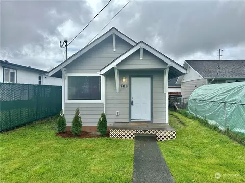 708 2nd, Cosmopolis, WA 98537