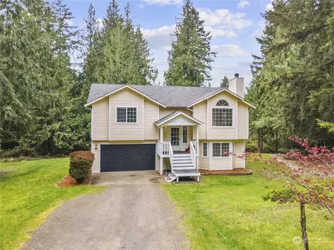 1181 Shearwater Ln NW, Seabeck, WA 98380