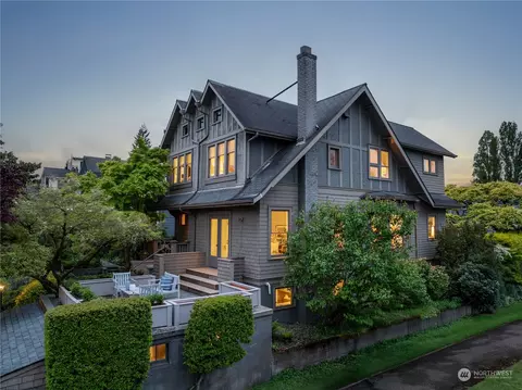 2221 Federal Ave E, Seattle, WA 98102