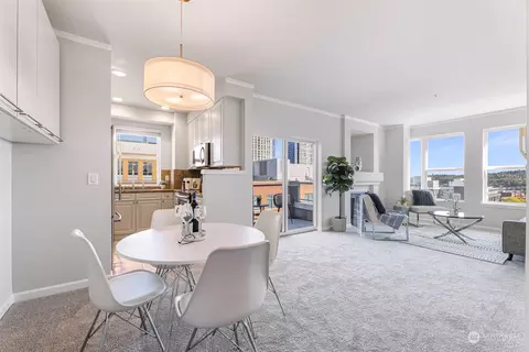 4343 Roosevelt Way NE #601, Seattle, WA 98105