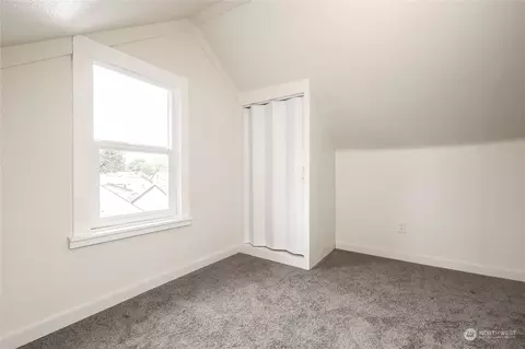 Bedroom - 333 23rd Ave, Longview, WA 98632 photo 4 of 4