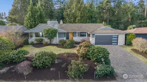16021 38th Ave NE, Lake Forest Park, WA 98155
