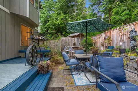 Exterior - 18925 1st Ave SE, Bothell, WA 98012 photo 11 of 13