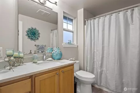 Bath - 18925 1st Ave SE, Bothell, WA 98012 photo 2 of 3