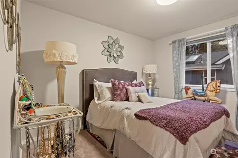 Bedroom - 18925 1st Ave SE, Bothell, WA 98012 photo 3 of 3