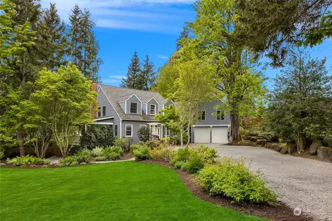 533 Wood Ave SW, Bainbridge Island, WA 98110