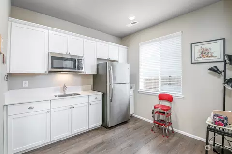 Kitchen - 2688 Olie Ann Pl, Enumclaw, WA 98022 photo 5 of 5