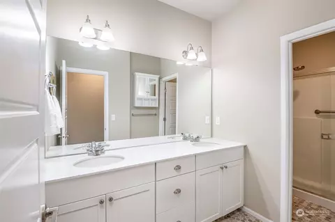 Bath - 2688 Olie Ann Pl, Enumclaw, WA 98022 photo 6 of 6