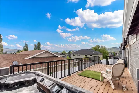 1917 Pensione Pl, Wenatchee, WA 98801