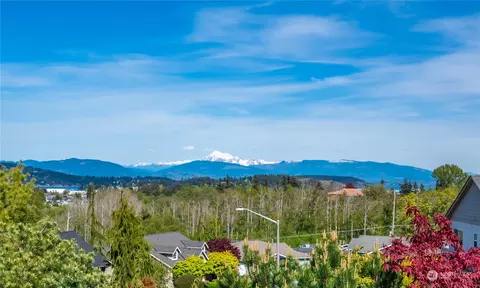 2008 C Ave, Anacortes, WA 98221