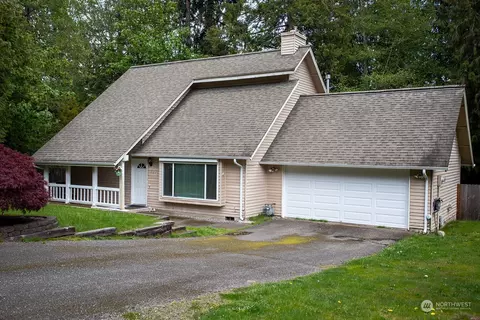 3697 NE Liverpool Dr, Bremerton, WA 98311