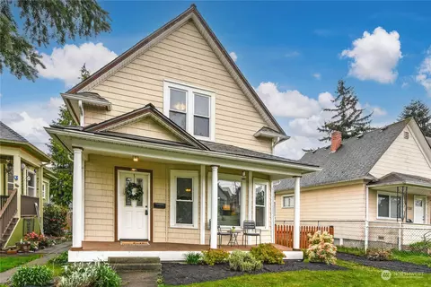 2215 Rockefeller Ave, Everett, WA 98201