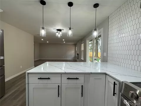 Kitchen - 2127 100th St SE, Everett, WA 98208 photo 5 of 5
