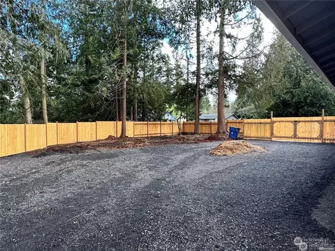 Exterior - 2127 100th St SE, Everett, WA 98208 photo 6 of 6